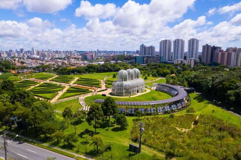 Jardim Bot&acirc;nico &eacute; uma das paisagens deslumbrante de Curitiba 