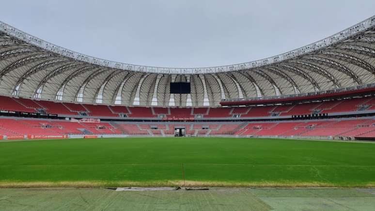 Gramado do Beira-Rio deve estar pronto em dez dias. Inter planeja receber partidas em julho.