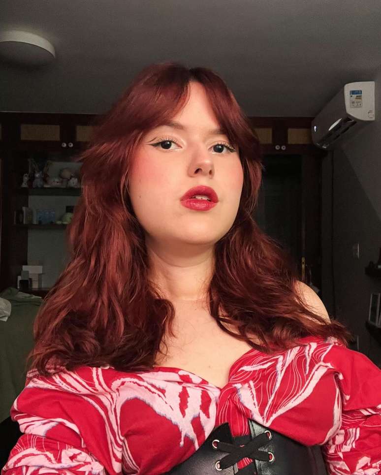 "Estou aprendendo a ser mais carinhosa e romântica com ele", diz Marina 
