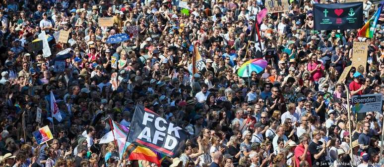 Manifestação na Alemanha contra extremismo de direita antes das eleições europeias