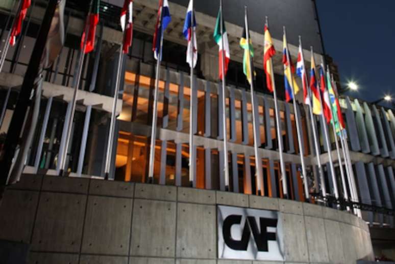A sede do CAF fica em Caracas, na Venezuela.