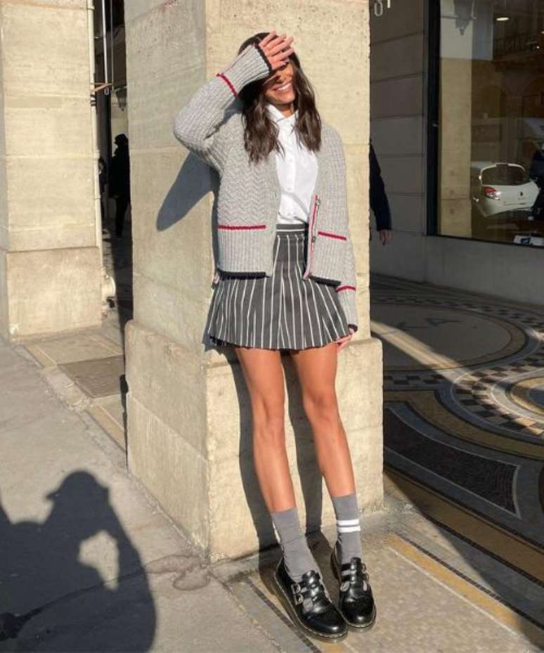 Cardigan with pleated skirt and white shirt – Cardigan with pleated skirt and white shirt –
