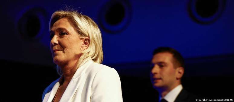 A deputada Marine Le Pen, ícone da ultradireita francesa; o partido dela, o Reagrupamento Nacional, é pivô de um racha entre conservadores