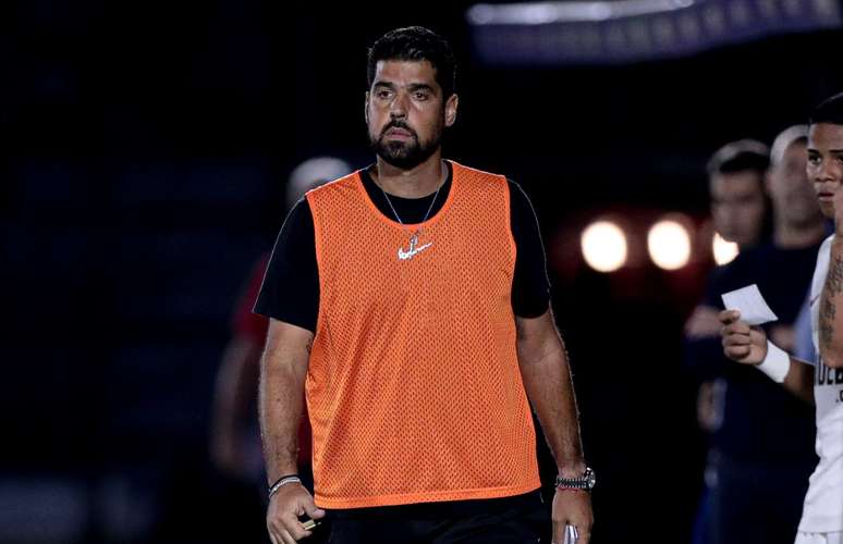 António Oliveira comenta mudança na escalação do Corinthians que iniciou o jogo contra o Red Bull Bragantino.