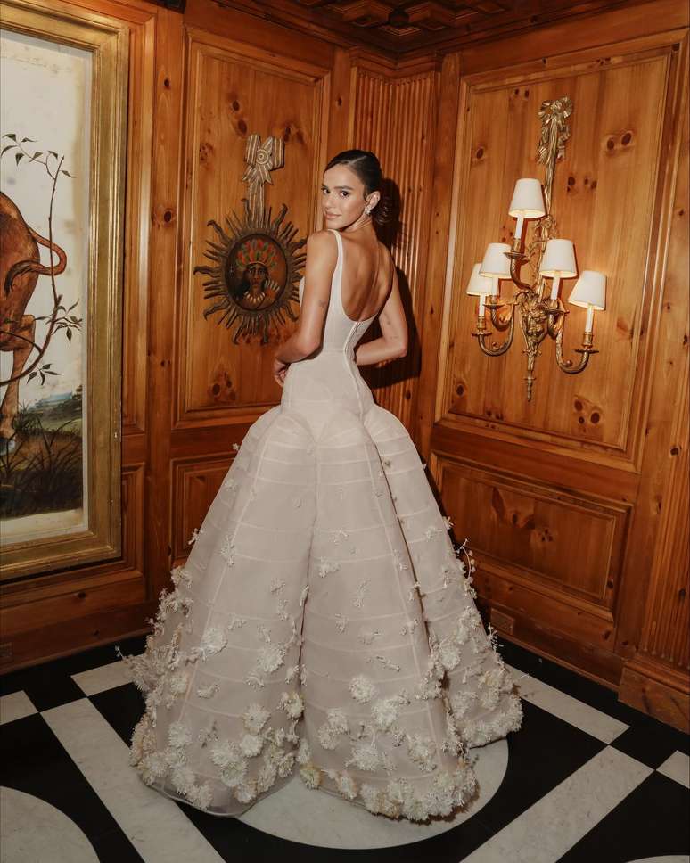 Bruna Marquezine dressed for the MET Gala Bruna Marquezine dressed for the MET Gala