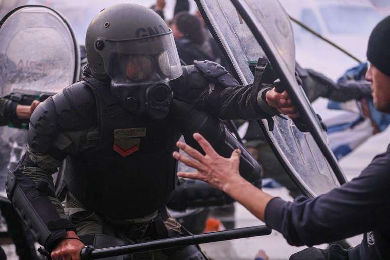 O debate sobre a Lei de Bases gerou protestos e confrontos em volta do Congresso