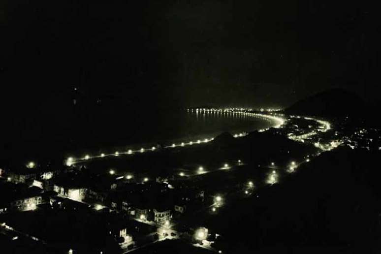 Um dos bairros mais conhecidos do Rio de Janeiro, Copacabana sempre é lembrada pela queima de fogos no Réveillon. Contudo, não é só na virada do ano que o local ganha destaque no cenário nacional. Ao longo de sua história, a princesinha do mar já foi palco de vários eventos musicais, esportivos e culturais.