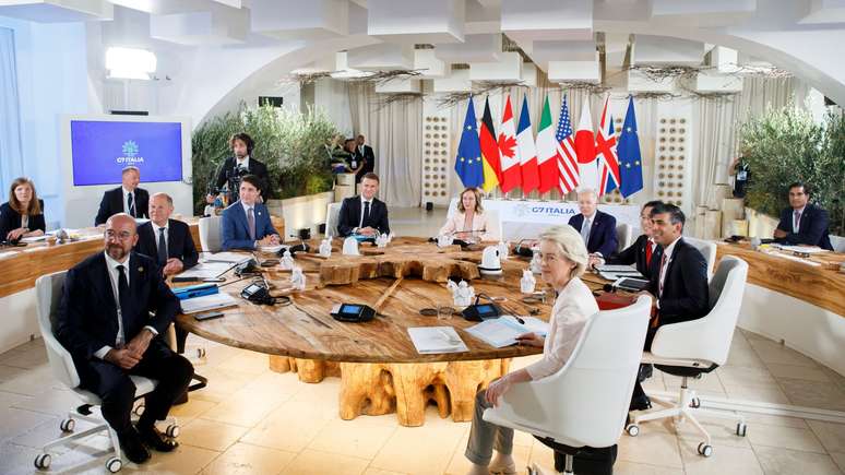 Lideranças europeias e chefes de Estados dos países do G7 –