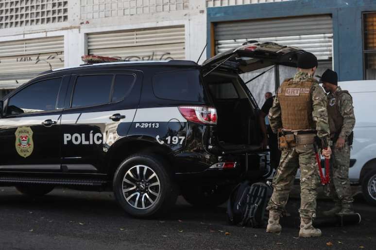 Operação mira rede de 78 hotéis e hospedarias do PCC no centro de São Paulo e cumpre 124 mandados de buscas; na foto movimentação de policiais no Condomínio Ed. Miri, na praça Júlio Prestes