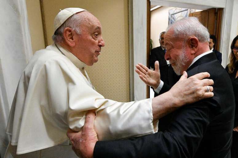 Papa Francisco e Lula no Vaticano
 21/6/2023   Divulgação via REUTERS