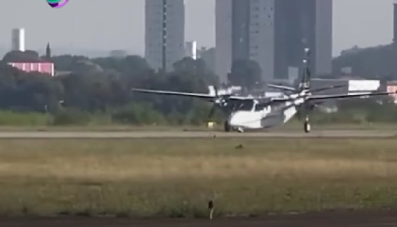 Avião pousa de 'bico' em São Paulo, após sofrer pane no sistema; 