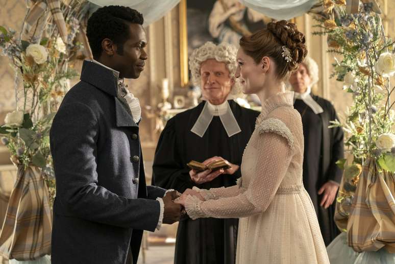 'Bridgerton': cena da 3ª temporada mostra Victor Alli como John Stirling e Hannah Dodd como Francesca Bridgerton