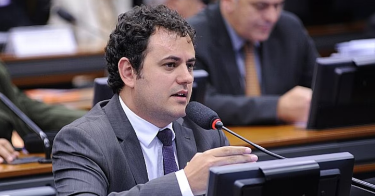 Deputado Glauber Braga (PSOL-RJ), líder do PSOL, livrou-se de processo de cassação