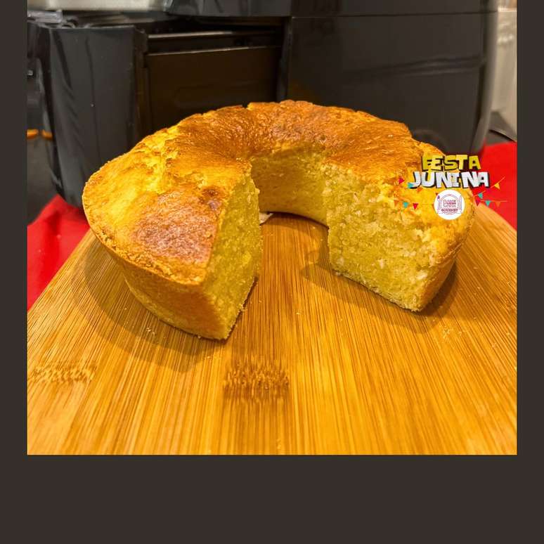  Bolo de fubá com coco, de liquidificador, na Airfryer