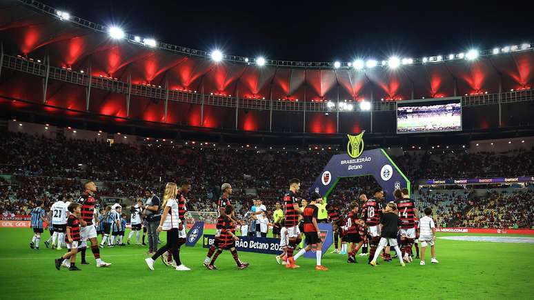 Torcida do Flamengo proferiu cântico homofóbico contra o Grêmio, no Maracanã