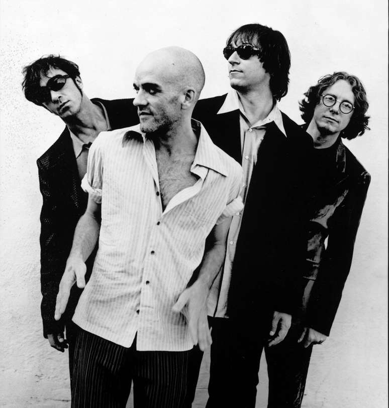 REM returns to play live after 17 years at the Songwriters Hall of Fame ceremony