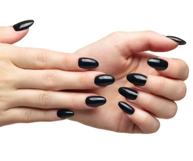 Decorated black nails: 4 nail art inspirations
