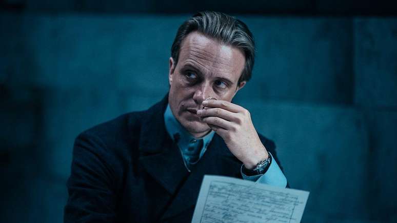 Produtores russos retiraram o nome de Michael Lockshin do material de propaganda do filme depois que o diretor manifestou sua opinião contrária à guerra contra a Ucrânia