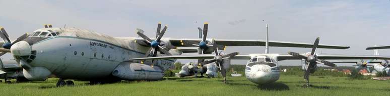Pesawat raksasa bermesin empat menonjol di antara pesawat lainnya (Gambar: Reproduksi/Clemens Vasters)