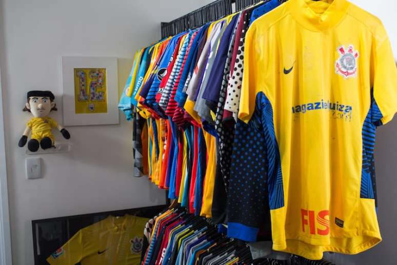 Todas as camisas de Cássio vestidas no Corinthians, da coleção de Cássio Brandão