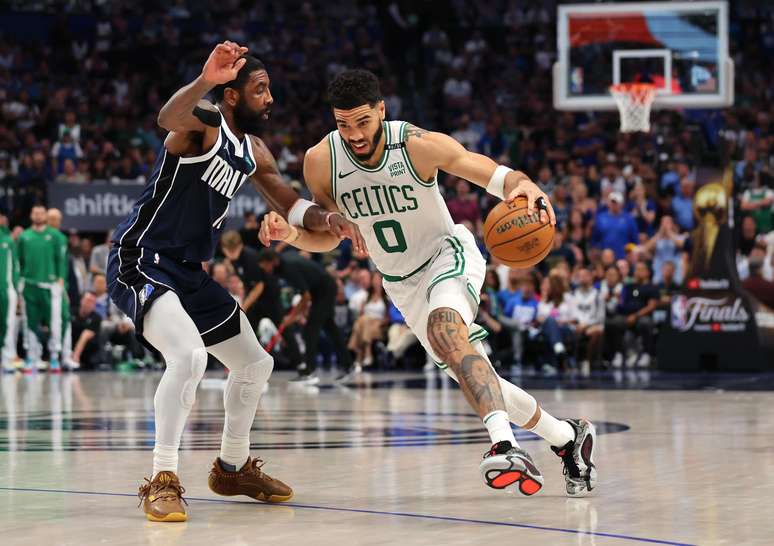 O Boston Celtics terá a chance de conquistar seu 18º título da liga americana caso vença o 5º confronto contra o Dallas Mavericks.

