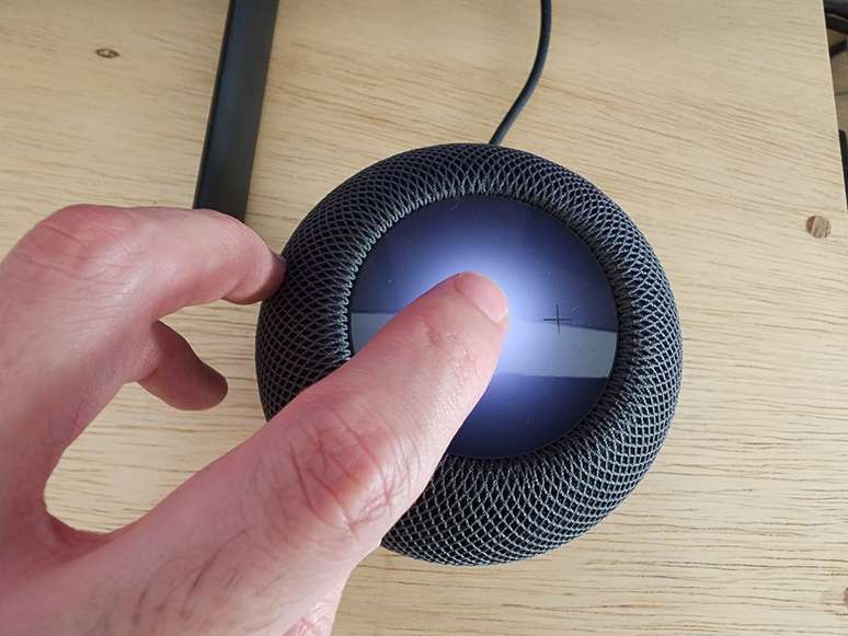 You can format your HomePod Mini when it doesn't have access to Wi-Fi with a simple procedure (Image: Felipe Junqueira/Canaltech) You can format your HomePod Mini when it doesn't have access to Wi-Fi with a simple procedure (Image: Felipe Junqueira/Canaltech)