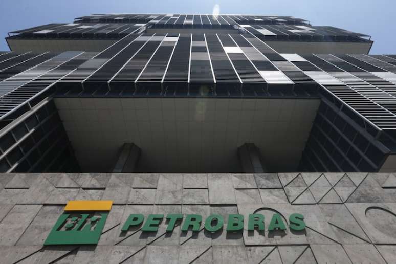 Petrobras divulgou resultado de concurso público de nível técnico com salário inicial de R$ 5,8 mil.