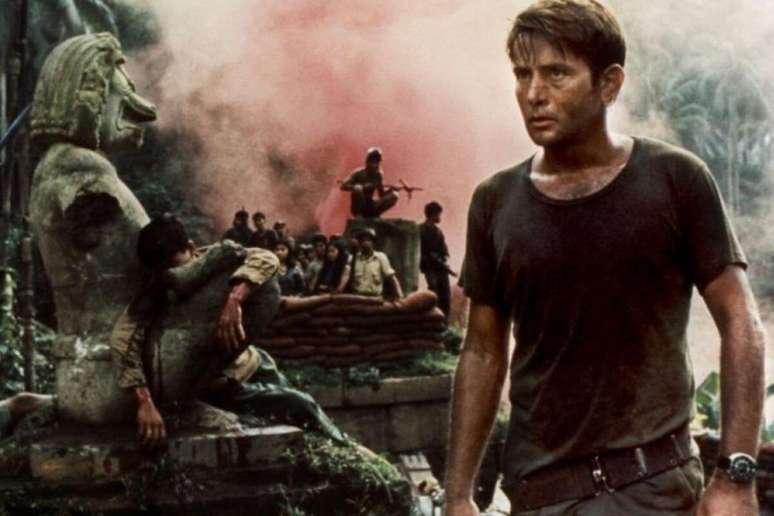 “Apocalypse Now” discute o impacto psicológico da violência da Guerra do Vietnã sobre oficiais, soldados e população 