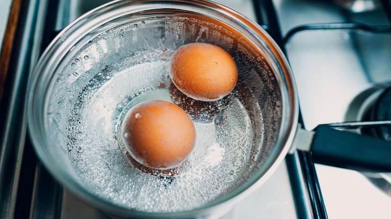 Descubra quanto tempo leva para o ovo cozinhar e prepare um ovo cozido perfeito