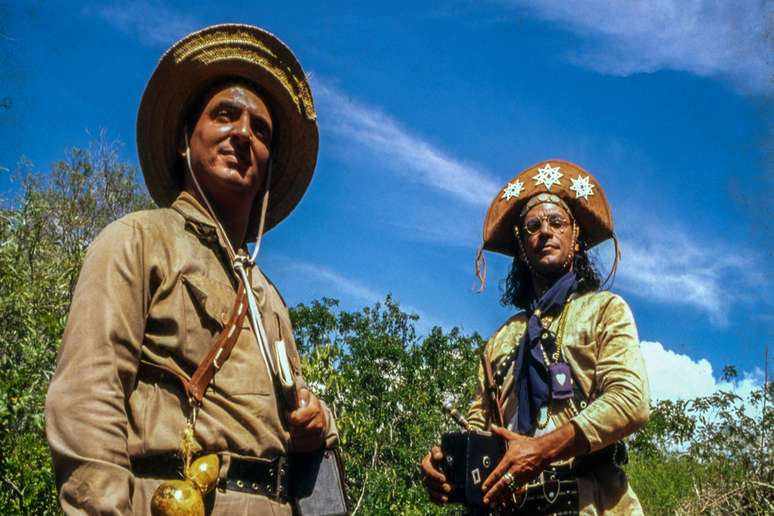 “Baile Perfumado” retrata um Nordeste vibrante e narra a história do mascate libanês que tentou filmar Lampião 