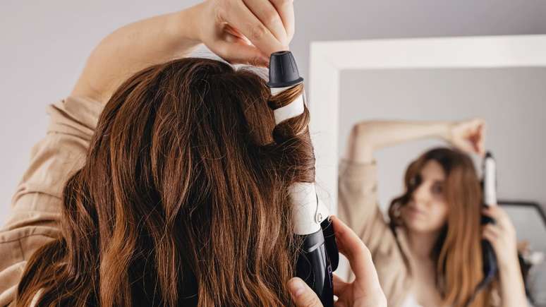 Veja cuidados para modelar os cabelos de maneira correta