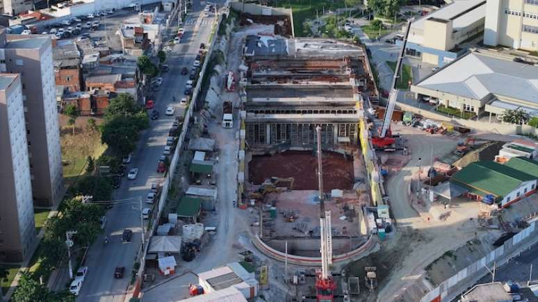 Obras da futura estação Maristela, da linha 6-laranja do Metrô, na zona norte de São Paulo