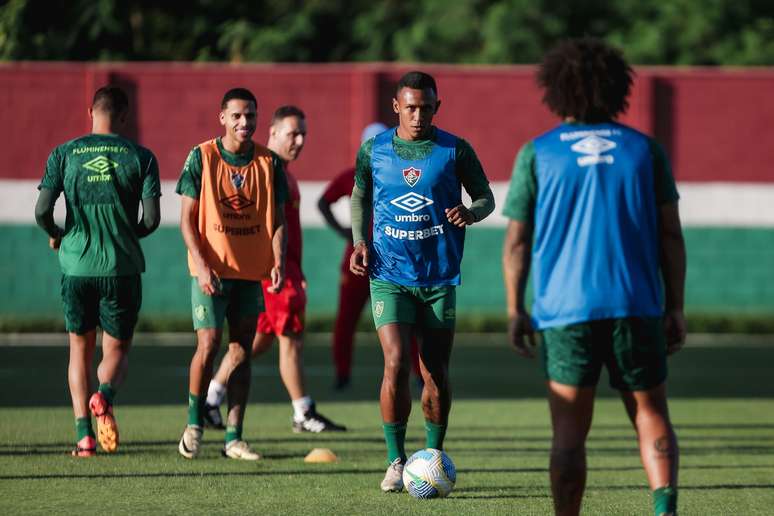 Com dez desfalques confirmados, Marquinhos será o responsável pela lateral-direita tricolor. 