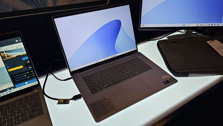 O Dell Inspiron 16 Plus chega como uma opção mais poderosa para quem quer uma "máquina gamer para trabalho", com Intel Core Ultra 7 e GPUs RTX 4050 e RTX 4060 (Imagem: Renan da Silva Dores/Canaltech)