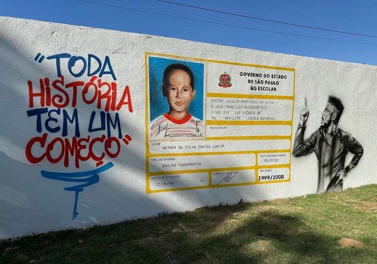 Neymar é homenageado em escola de São Vicente