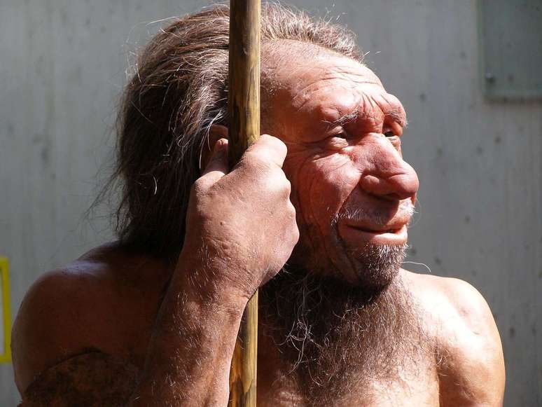 A reprodução entre Homo sapiens e neandertais gerou híbridos, cujos genes podem ter se reorganizado de inúmeras maneiras diferentes (Imagem: Erich Ferdinand/CC BY 2.0)