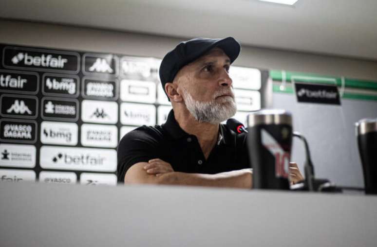 Péssimo início de Álvaro Pacheco deve custar o cargo de treinador no Vasco –