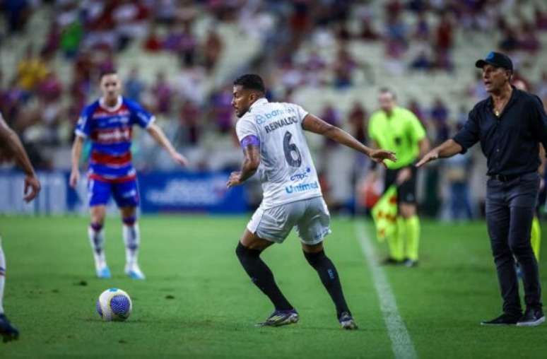 Grêmio perde novamente, dessa vez para o Fortaleza e se afunda ainda mais no Campeonato Brasileiro –