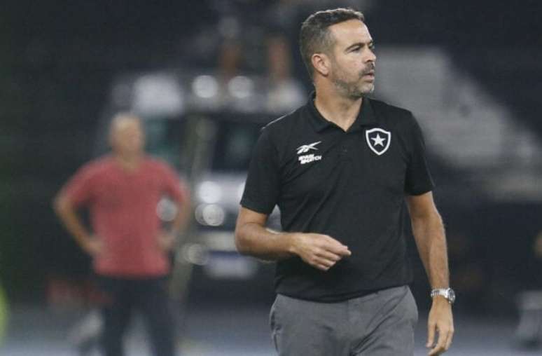 Artur Jorge analisa empate do Botafogo –