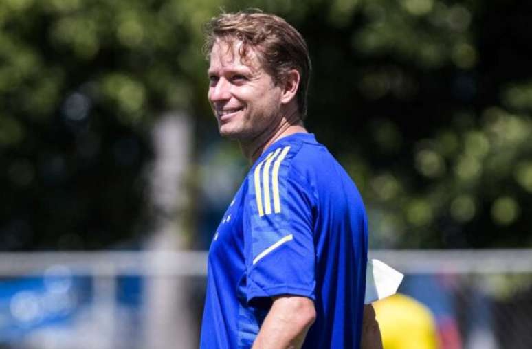 Fernando Seabra é o técnico do Cruzeiro