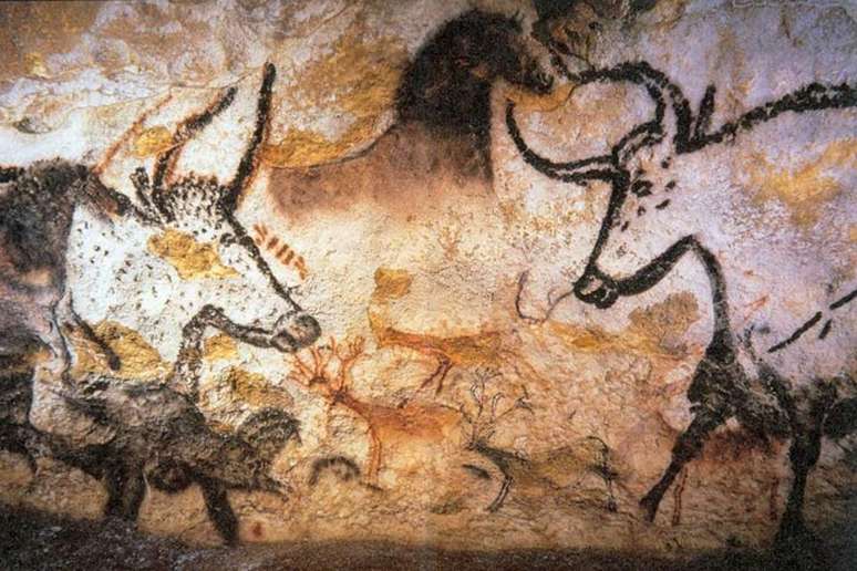 Pintura de animais em uma das cavernas de Lascaux