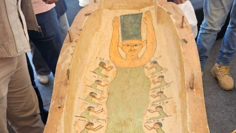 Figura encontrada dentro do sarcófago