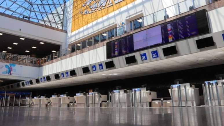 Aeroporto sofreu danos com as enchentes