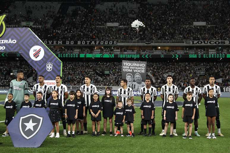 Titulares do Botafogo contra o Atletico Paranaense 