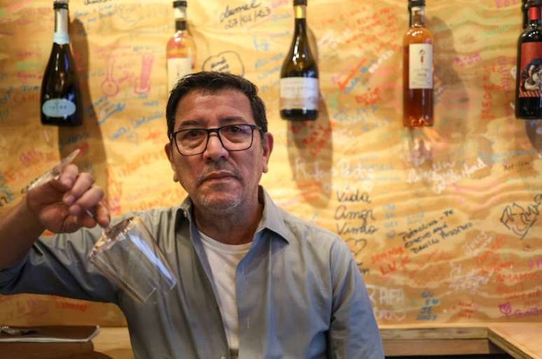Luiz Valdesoiro, dono do bar de vinhos Le Bon Vin