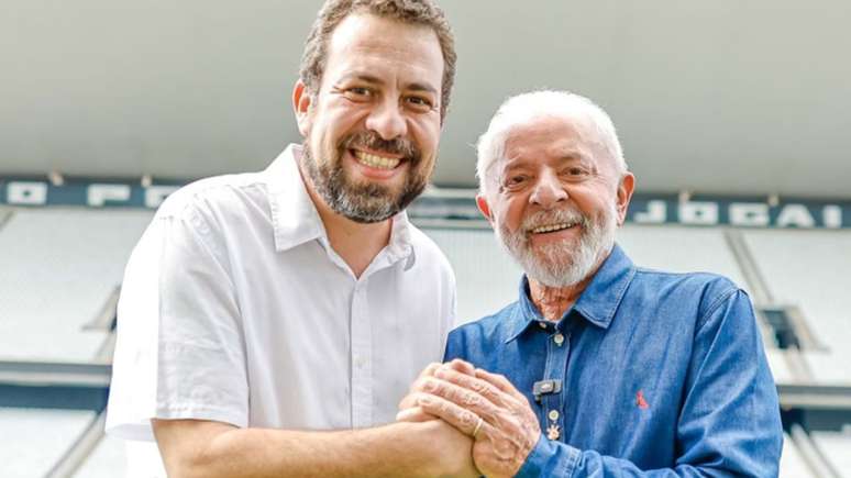 Guilherme Boulos e Lula realizaram ato na Neo Química Arena