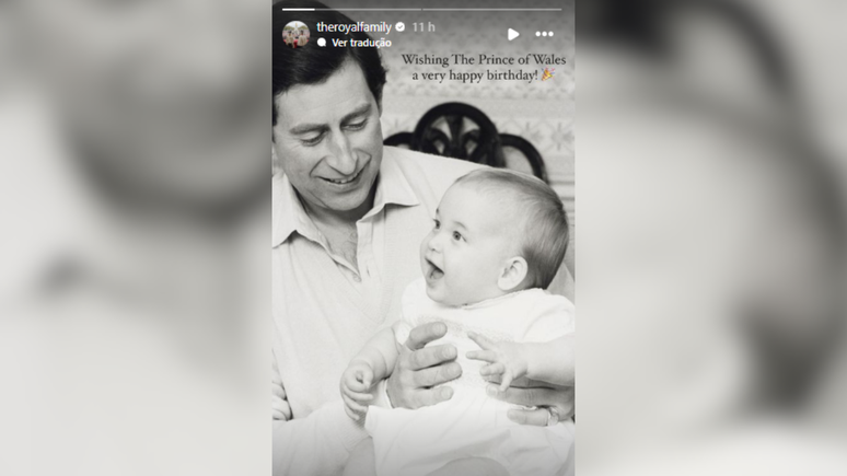 O rei Charles também parabenizou William pelas redes sociais com uma foto do príncipe ainda bebê nos braços do pai, com a seguinte legenda: “Desejando ao Príncipe de Gales um muito feliz aniversário”. 