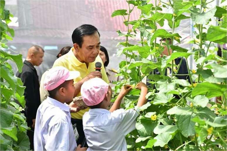 A escola Bamboo chamou a atenção da ONU, e recebeu a visita do ex-primeiro-ministro tailandês, Prayut Chan-o-cha