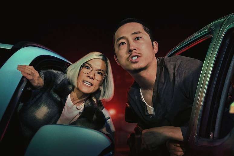 A primeira temporada de Treta foi protagonizada por Steven Yeun e Ali Wong. (Divulgação/Netflix)