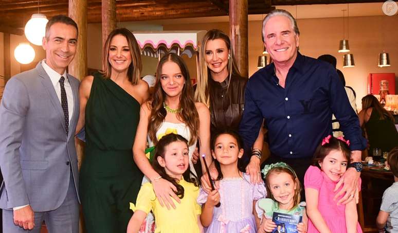 Roberto Justus compartilha foto em família com Ticiane Pinheiro e ganha declaração especial de César Tralli.